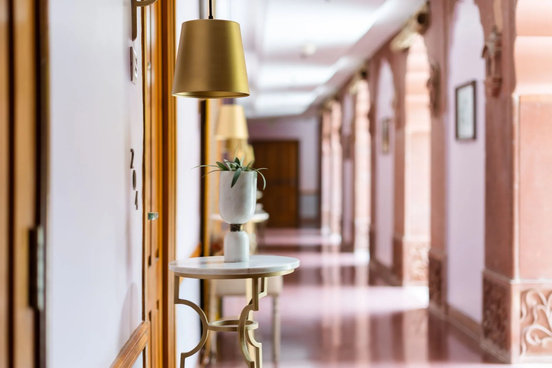 Luxusní interiér hotelu Stonepaststudio